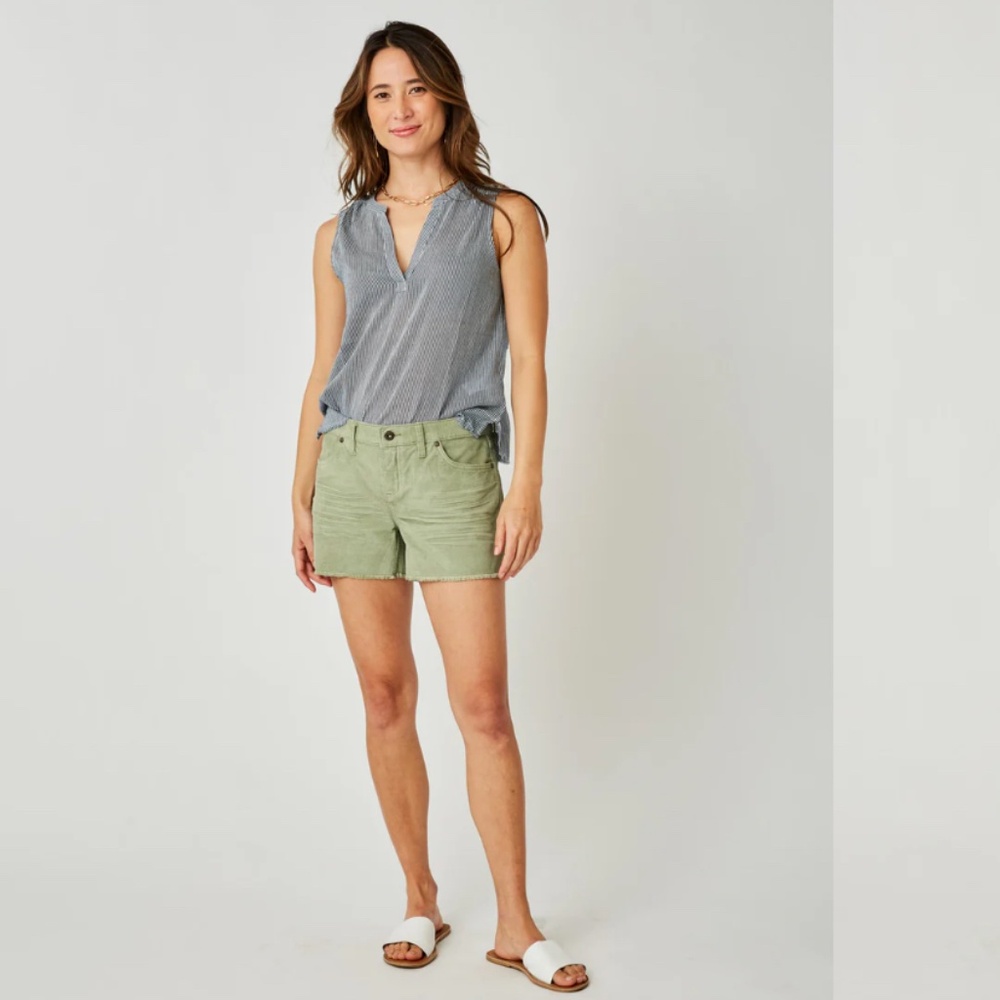 Carve olive green corduroy shorts